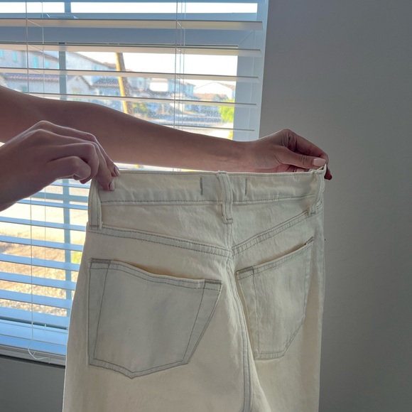Abercrombie Ultra High Rise 90s Straight Jean in Stone - Picture 11 of 12